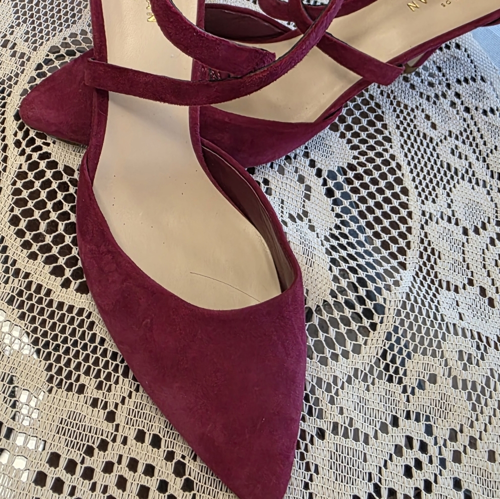Cole Haan Juliana Burgandy Suede Strappy Pointed Toe Pumps Gold Details size 6B - Picture 6 of 9